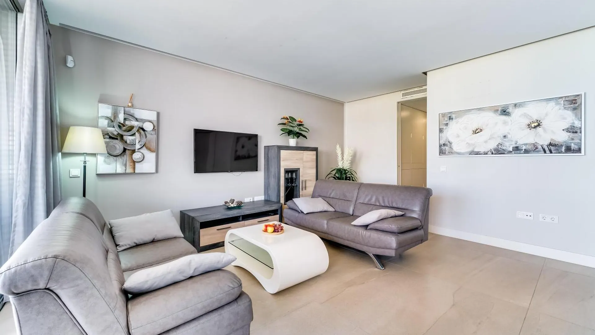 The Edge Apartment Estepona 0*,